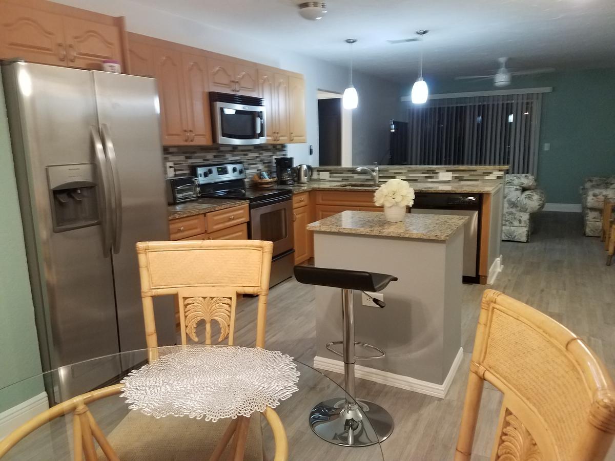 2Br/1Ba Vacation Rental - Sienna Park Sarasota Eksteriør billede